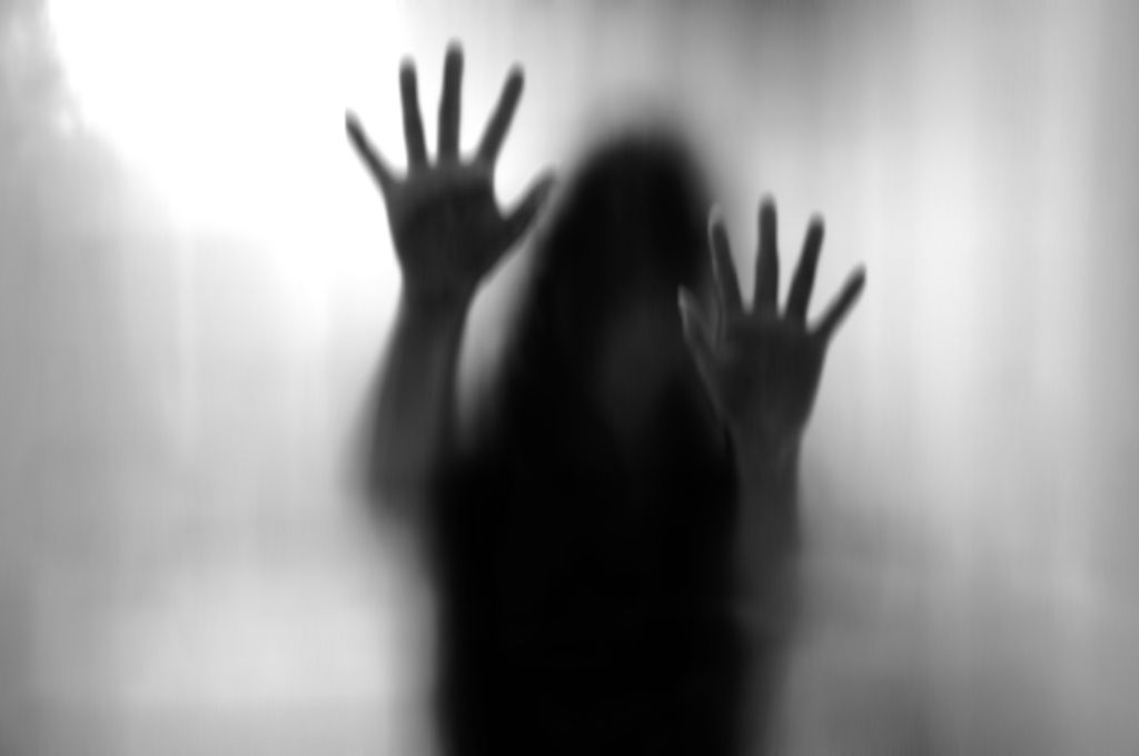 Группа подростков избила и пыталась изнасиловать 10-летнюю девочку в Чернигове